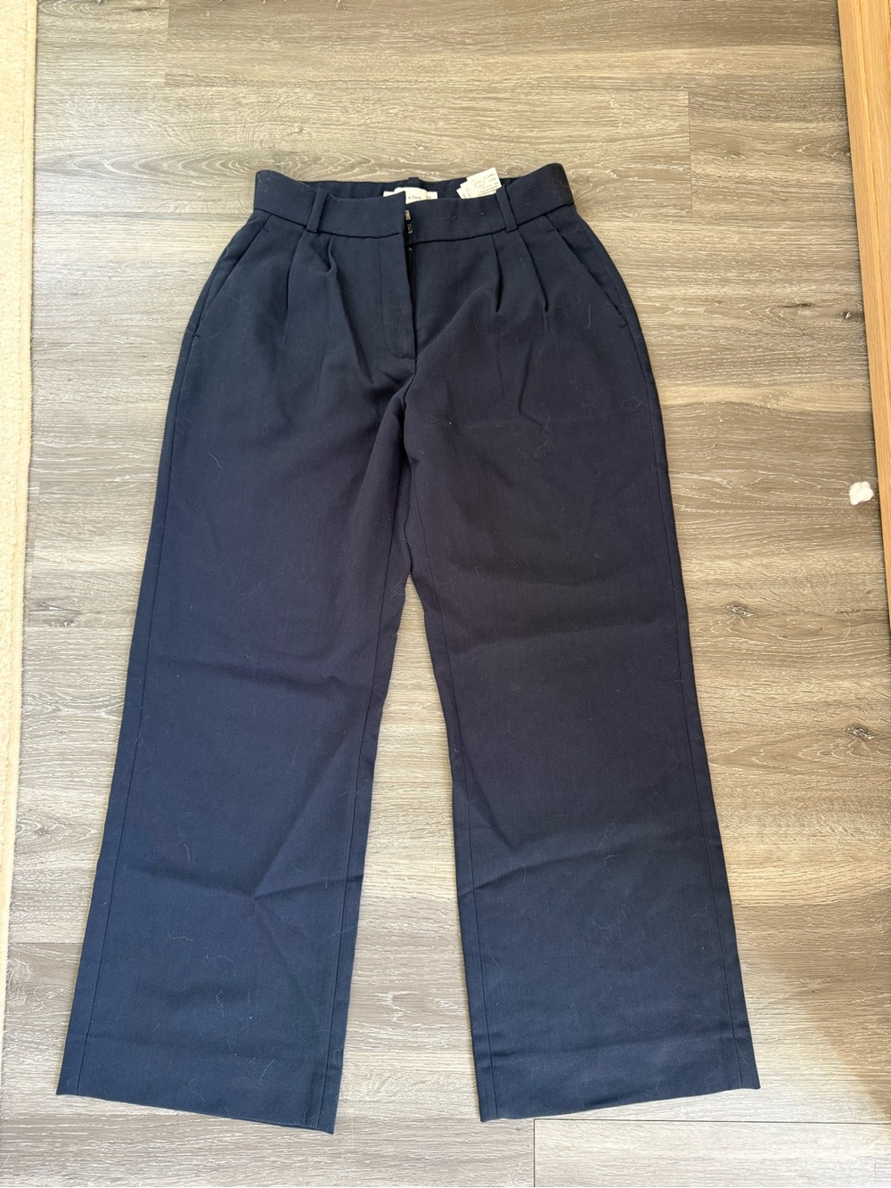Abercrombie & Fitch Navy Pleated Dress Pants